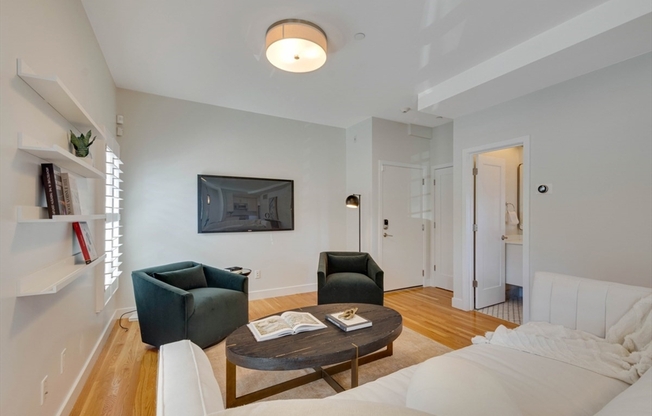 242 SHAWMUT AVE