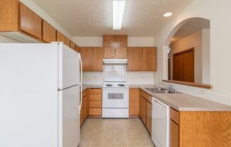 2 beds, 2 baths, $1,195, Unit 712 3rd Street