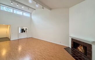 Charming & Spacious 2B/2BA Condo in La Jolla w/ 2-Car Garage, W/D & Pool!