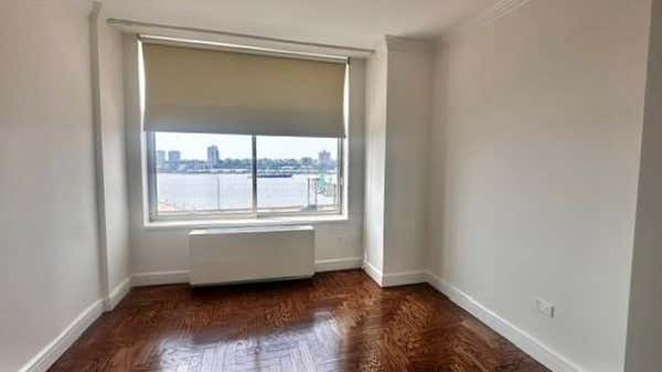 200 RIVERSIDE BLVD