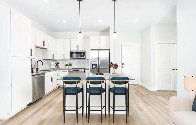 Pick your perfect look with two finish packages and enjoy a spacious chef’s island for all your cooking needs.