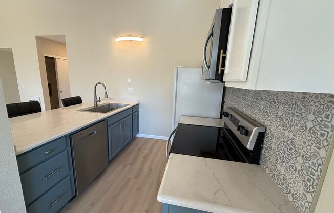 Beautifully upgraded 1 bed 1 bath with utilities included