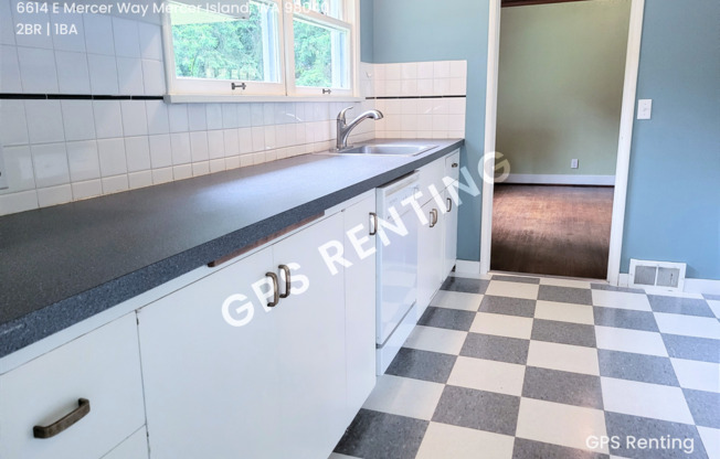 Rare Mercer Island Retreat – Available Now!