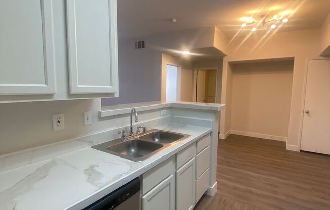 1 bed, 1 bath, $1,400, Unit 2058