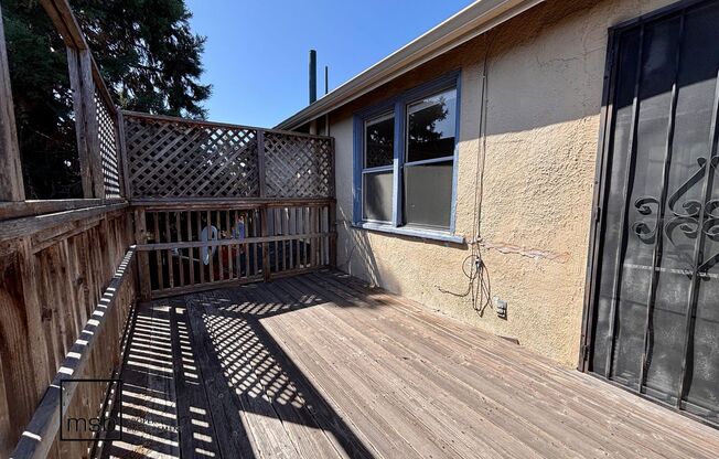 1083-1085 67th St, Oakland, CA 94608