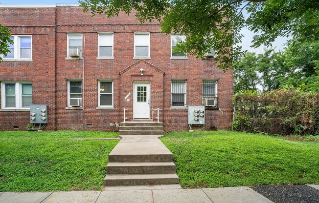 Kingman Park Charming Brick Townhome - Move-In Ready