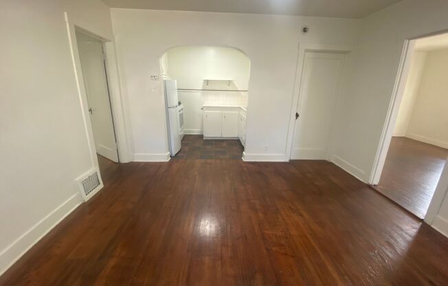 1 bed, 1 bath, 725 sqft, $1,199, Unit 286