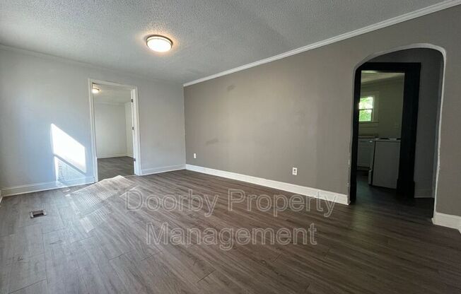 3 beds, 1 bath, 1,032 sqft, $1,350