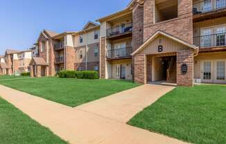 Scenic Station Apartments