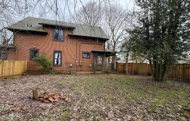 2003 N WILLAMETTE BLVD