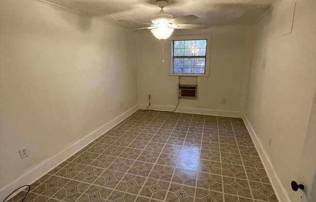 1 bed, 1 bath, $750