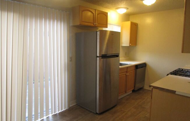 2 beds, 1.5 baths, $1,795, Unit 405 Webster Street, 3