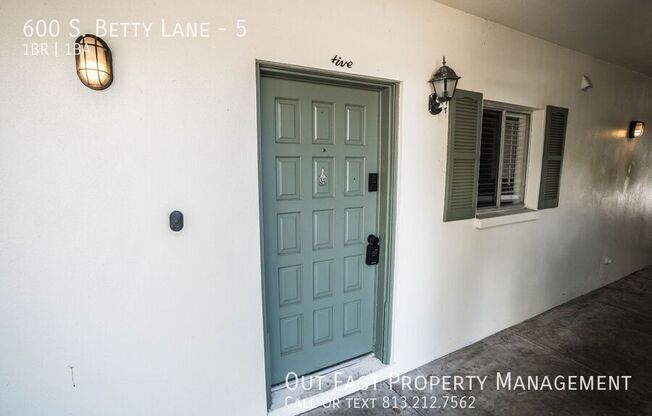 600 S BETTY LN