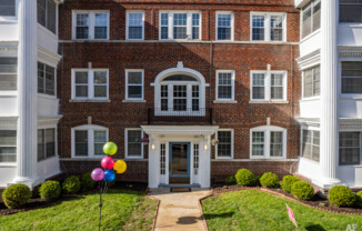 131 E 46 ST