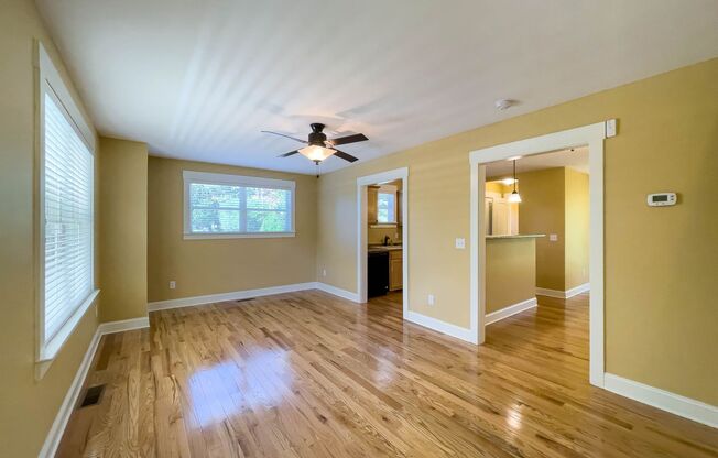 Charming Three-Bedroom Cottage in Oakley
