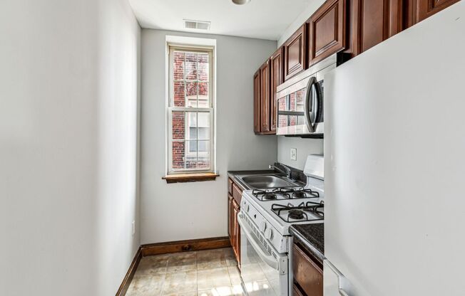 Studio, 1 bath, 350 sqft, $800, Unit A203