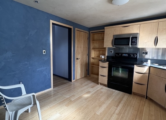 39 CRANE AVE
