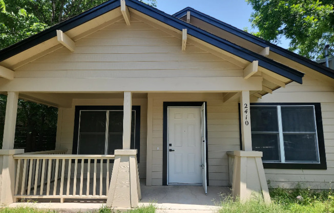2410 SANTA RITA AVE
