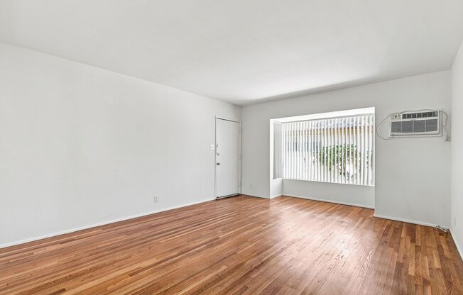 1 bed, 1 bath, 700 sqft, $1,900, Unit 312-E