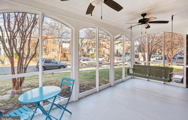 Gorgeous, Sun-lit,Townhouse in Alexandria