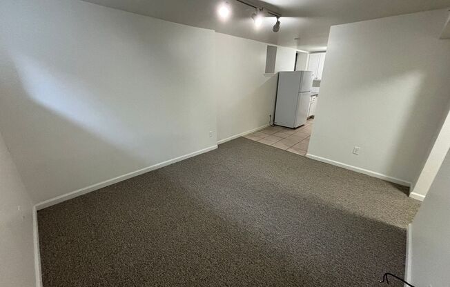 3 beds, 1 bath, 810 sqft, $1,690, Unit 732 S. Millvale Ave. #C2
