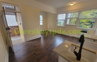 Studio, 1 bath, 550 sqft, $1,195, Unit 2