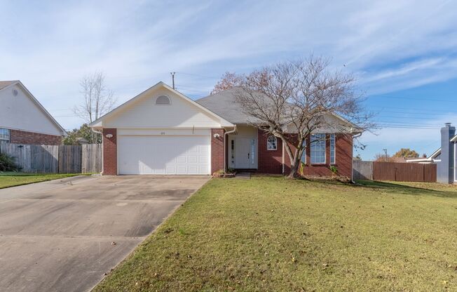 * Move-In Special * Gorgeous 3 Bed / 2 Bath Brick Home in Greenwood