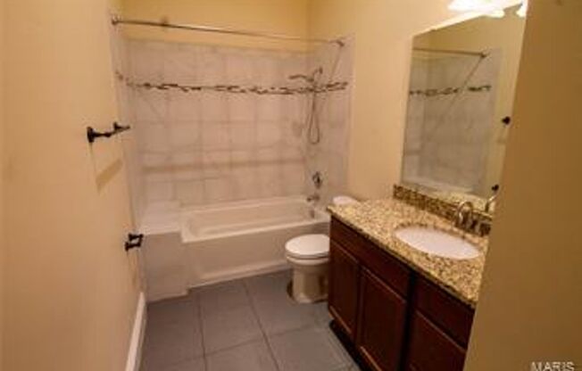 2 beds, 1 bath, 1,100 sqft, $950, Unit #C
