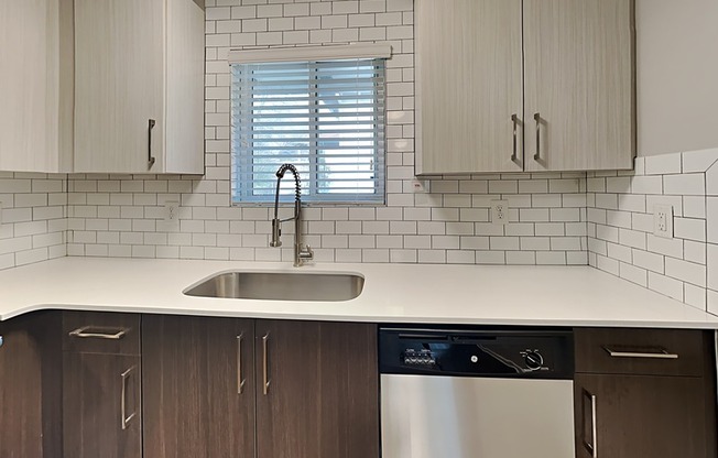 880 North Highland Ave NE