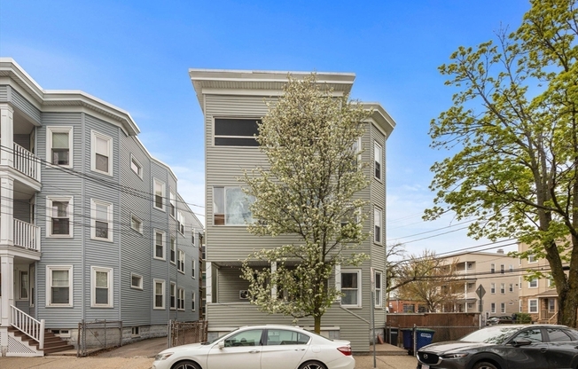 5 MAGNUS AVE