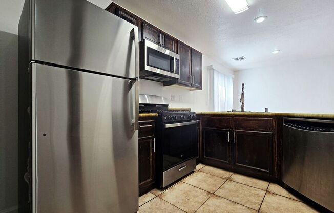 10033 SWIMMING HOLE ST