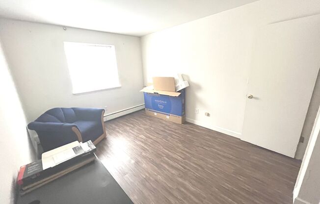 1 bed, 1 bath, $1,195, Unit 111
