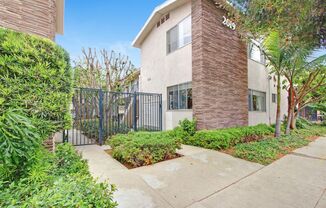 2015-2019 4th Street in Santa Monica - steps to Main St. and the beach!