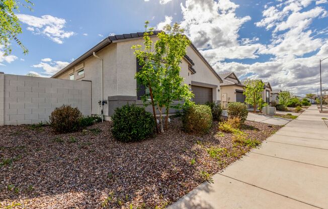 BEAUTIFUL 4 bed, 3 bath home in Laveen!!