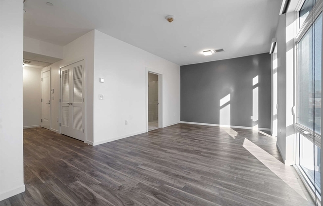 Studio, 1 bath, 462 sqft, $3,300, Unit 409