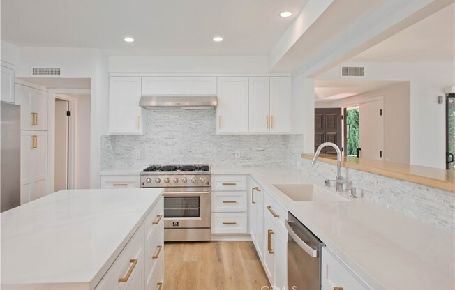 4441 SAUGUS AVE