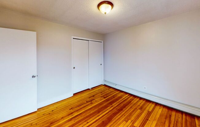 2 beds, 1 bath, $1,595, Unit 2