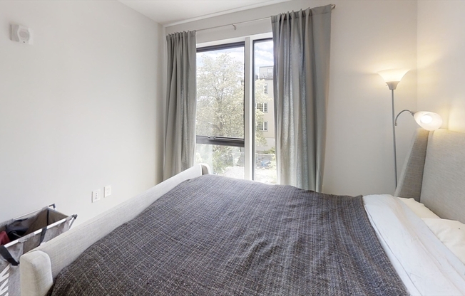 3 beds, 2 baths, 1,087 sqft, $6,000, Unit 329