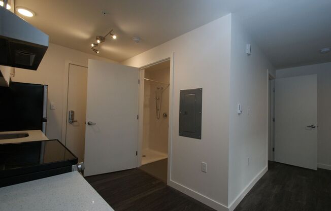 Studio, 1 bath, 356 sqft, $1,395, Unit 11 NEW
