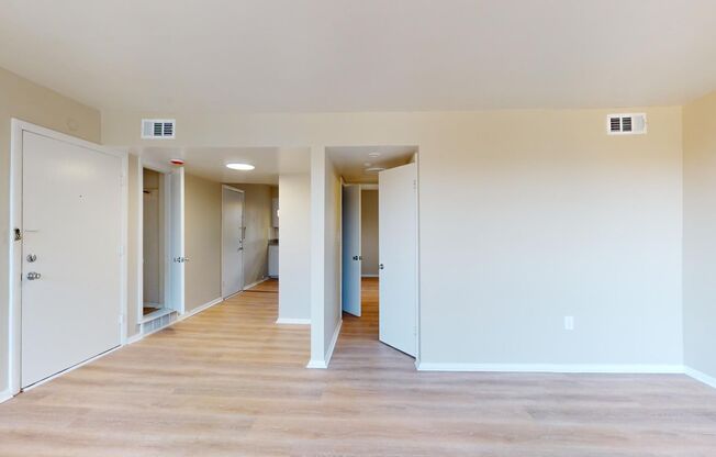 1 bed, 1 bath, 700 sqft, $900, Unit Unit 6