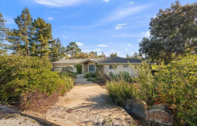 Beautiful remodeled 3 Bed 2 Bath home in Los Altos Hills