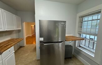 2 beds, 1 bath, $1,875, Unit 4