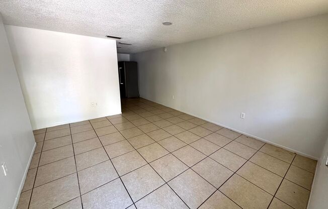 2 beds, 1 bath, $1,650, Unit 408 60th Avenue Drive West