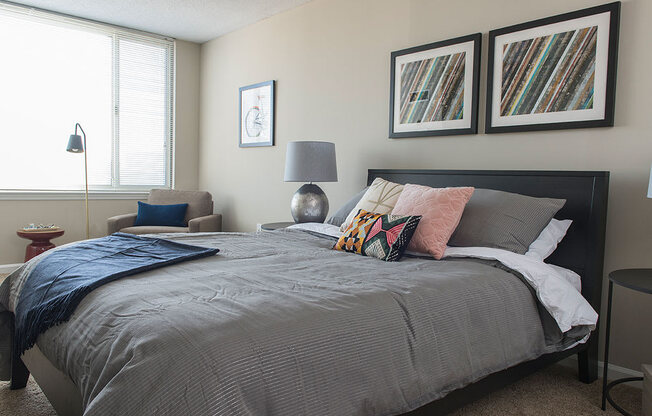 Beautiful Bright Bedroom With Wide Windows at Crescent Centre Apartments, Louisville, 40202