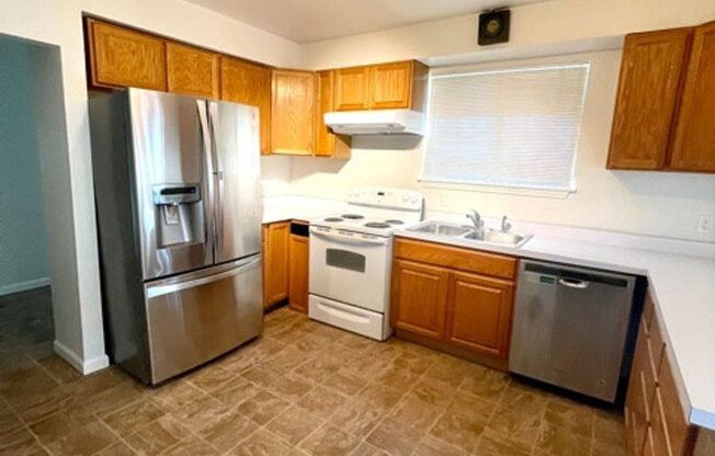3BD/ 2BA + office in South Delridge!