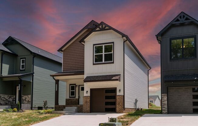 Contemporary 3-Bedroom Beauty with Walk-In Closet and Tile Shower Retreat