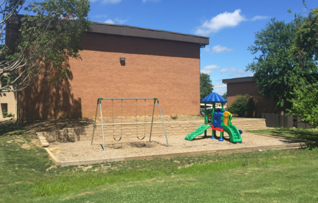 2 beds, 2 baths, 1,000 sqft, $1,325, Unit 303