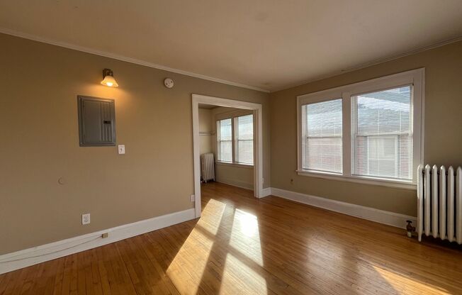 Studio, 1 bath, 450 sqft, $955, Unit 9