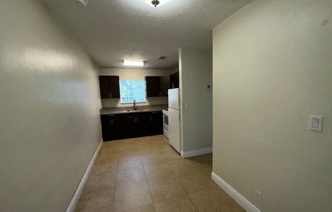 Studio, 1 bath, 550 sqft, $1,395, Unit 206