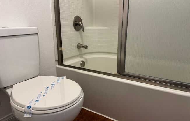 2 beds, 2 baths, 950 sqft, $2,830, Unit 1641L